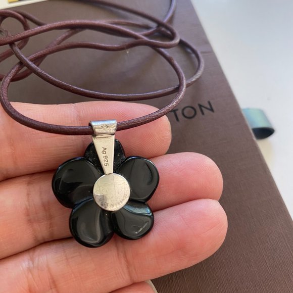 SOLD SOLD SOLD Auth Louis Vuitton Sterling Silver/Ceramic Flower/Crystal - Picture 4 of 4